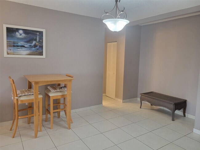 Building Photo - 1985 S Ocean Dr