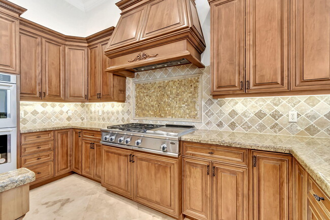 Building Photo - 953 Banyan Dr
