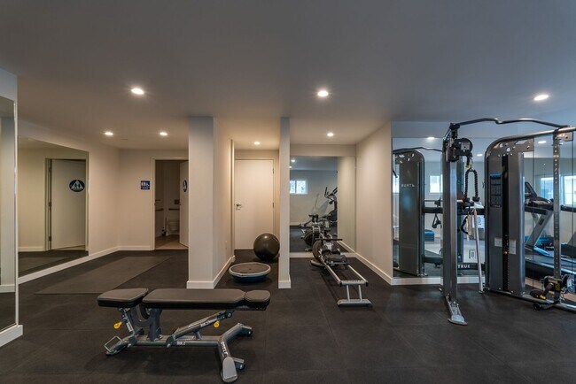 Building Photo - Fully remodeled 2BR/2BA Condo in prime West Hollywood!