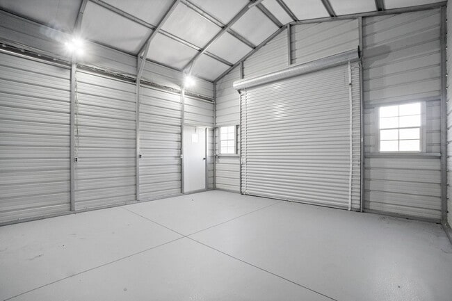 Building Photo - Pet Friendly Three Bedroom on Five Acres!