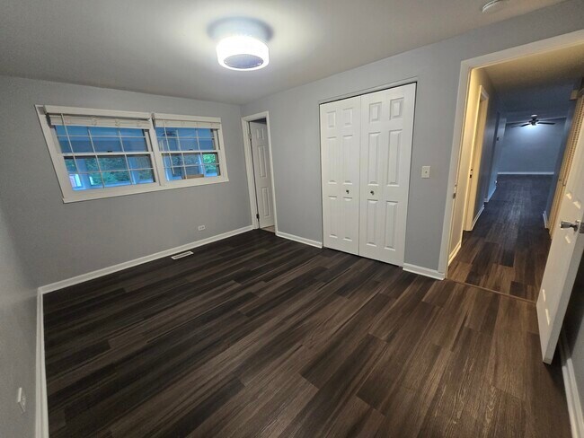 Building Photo - 1430 Hartmann Dr