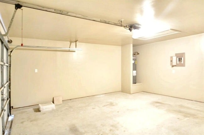 Building Photo - 5211 Whistle Stop Dr