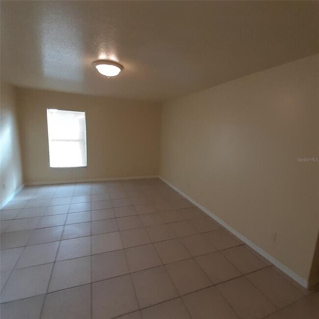 Building Photo - 3625 E Chelsea St