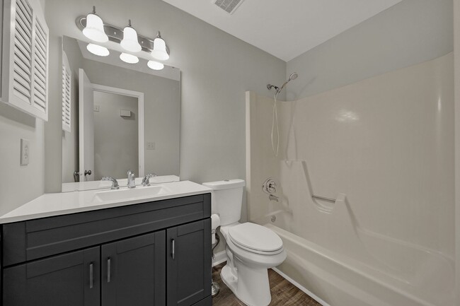Building Photo - Wonderful Home Near Downtown Matthews!