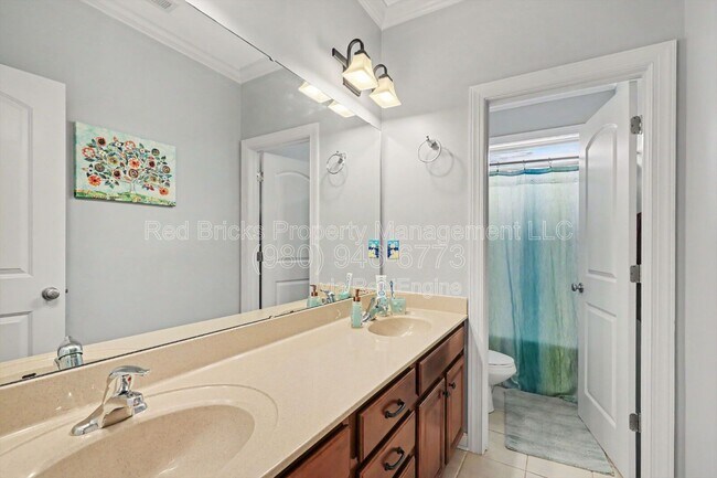 Building Photo - 10644 Euclid Ave NW