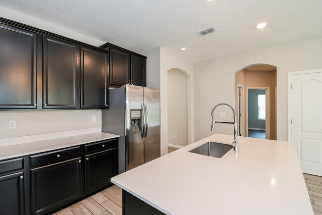 Building Photo - 7015 Longleaf Branch Dr