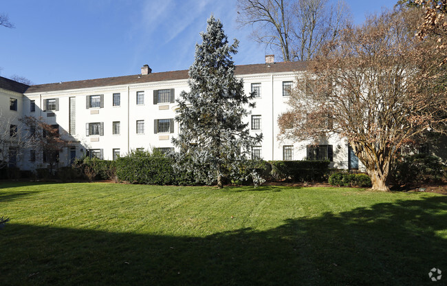 Building Photo - Grosvenor Gardens Apartments