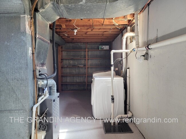 Building Photo - 4930 Florist Rd