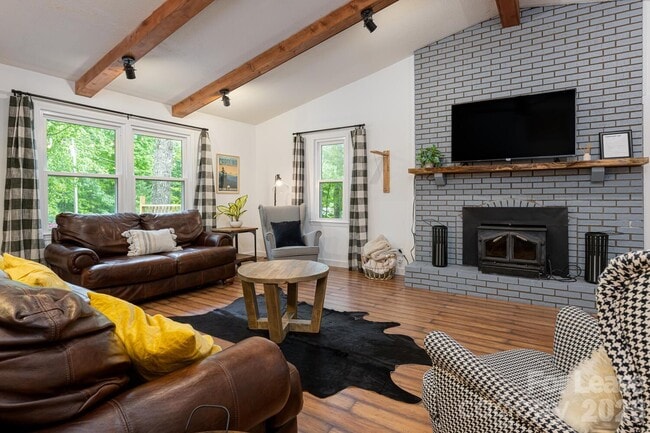 Building Photo - 260 Allison Hill Rd