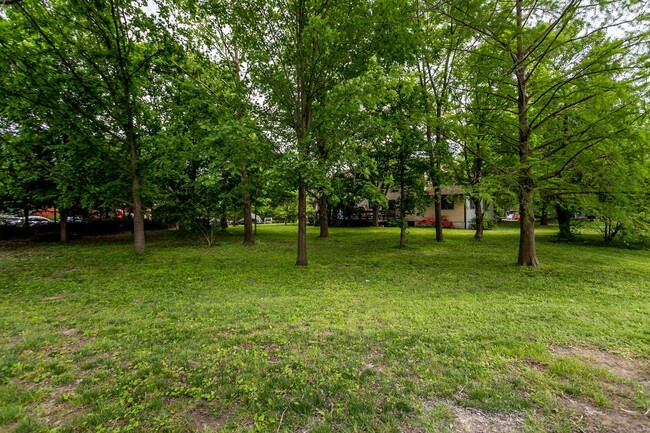 Building Photo - 4300-4302 Mount Carmel Lane