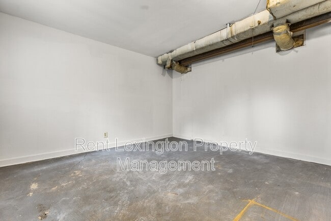 Building Photo - 2025 Langhorne Dr
