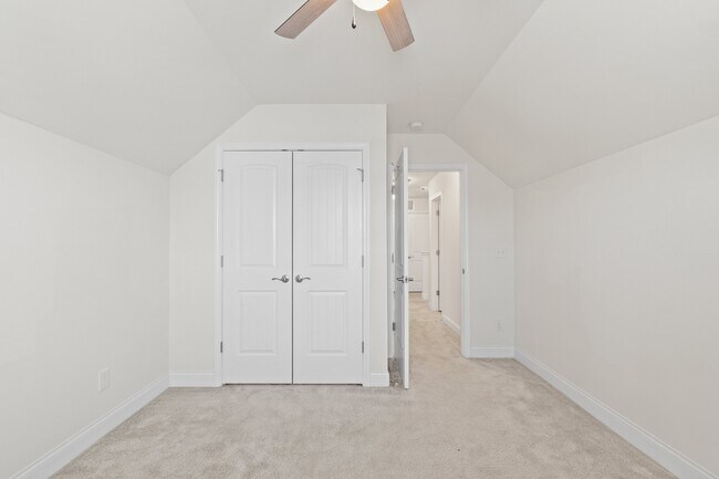Building Photo - 404 Avery Glenn Way