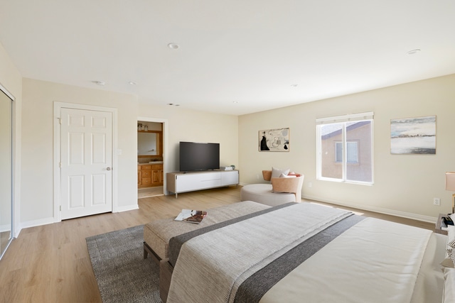 Large Master Suite - 3424 Bellevue Ave