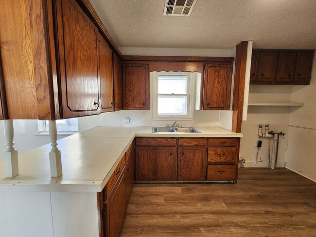 Building Photo - Cute 2 bed 1 bath house in Shawnee
