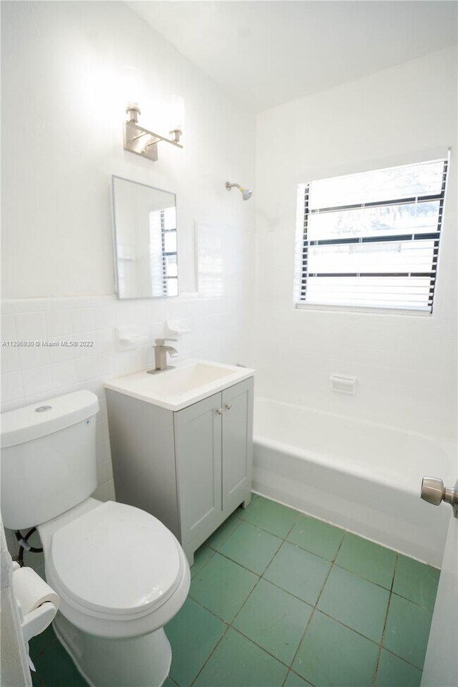 Building Photo - 1110 NW 6th Ave