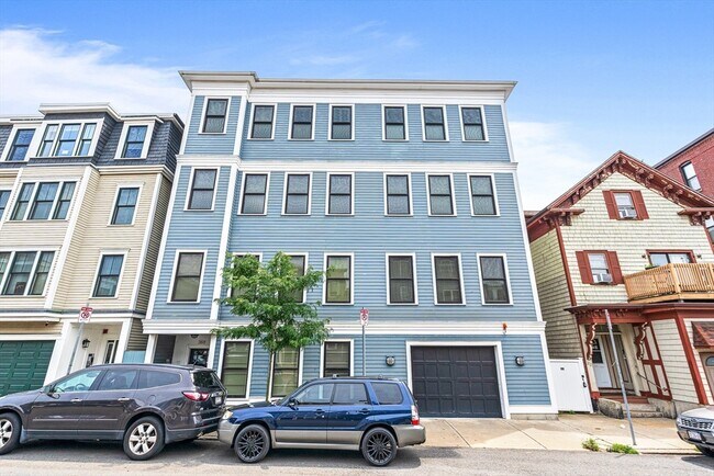Building Photo - 368 Dorchester St