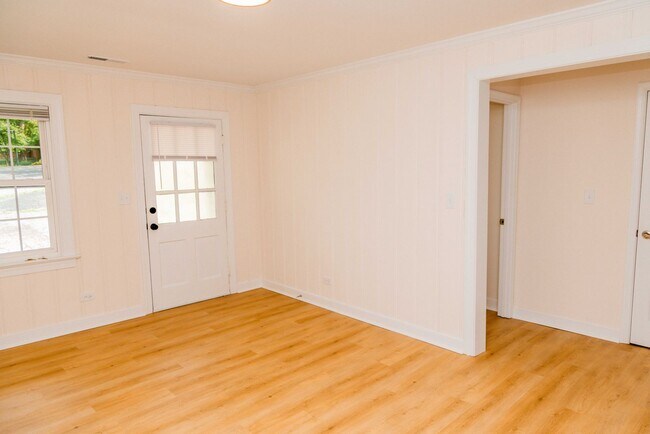 Building Photo - 103 Cresap Rd