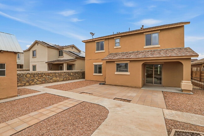 Building Photo - 2-story 3 bed 2.5 bath with loft home in Northeast El Paso