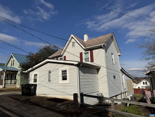 Building Photo - 114 W Edmondson St