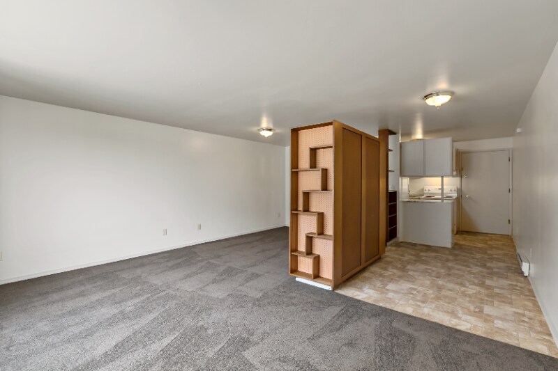 Building Photo - 5515 15th Ave NE