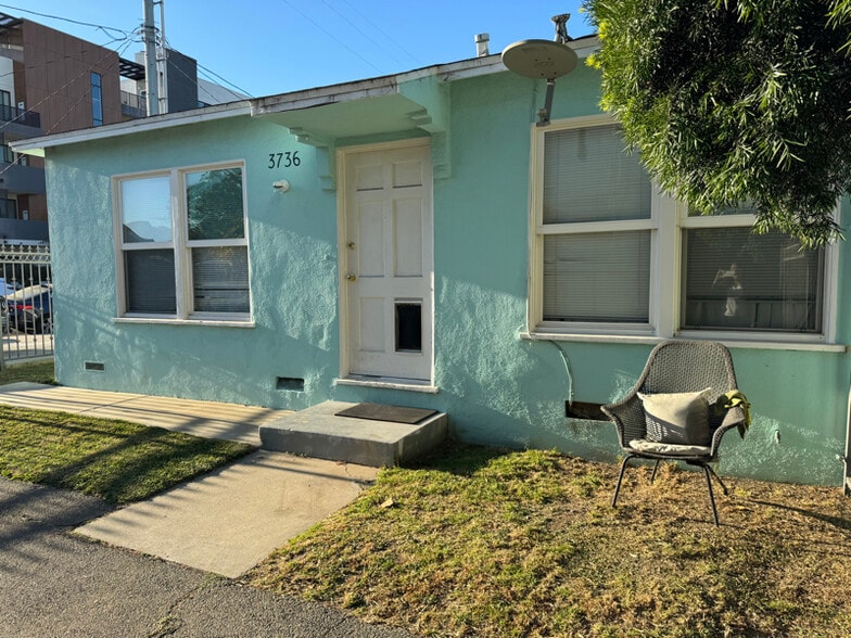 Building Photo - 3736 S Bentley Ave