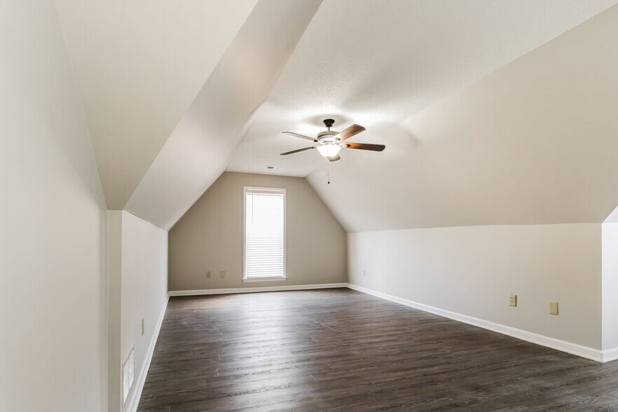 Building Photo - 1694 Farkleberry Dr