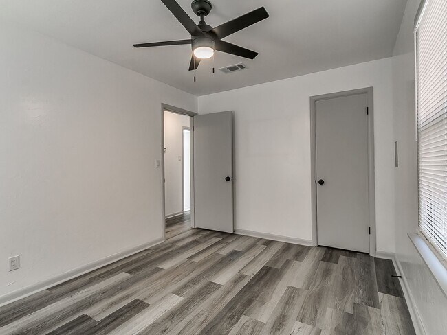 Building Photo - Newly Remodeled 3 Bedroom Home