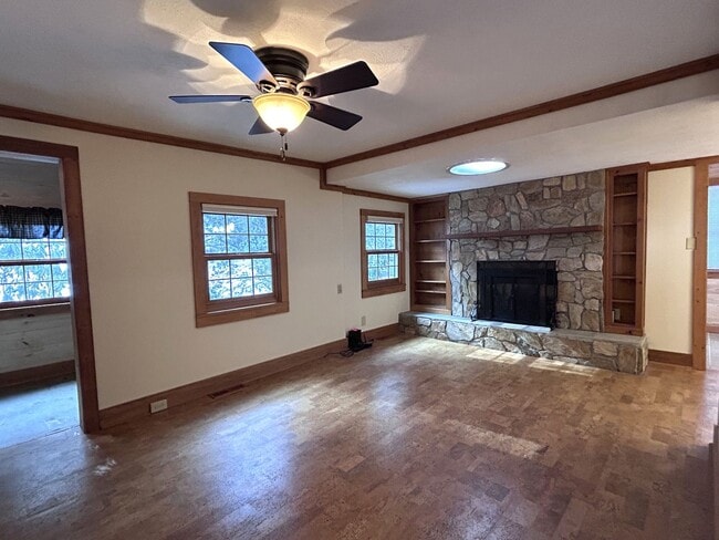 Building Photo - Creekside Cottage Living with Bonus Studio Space