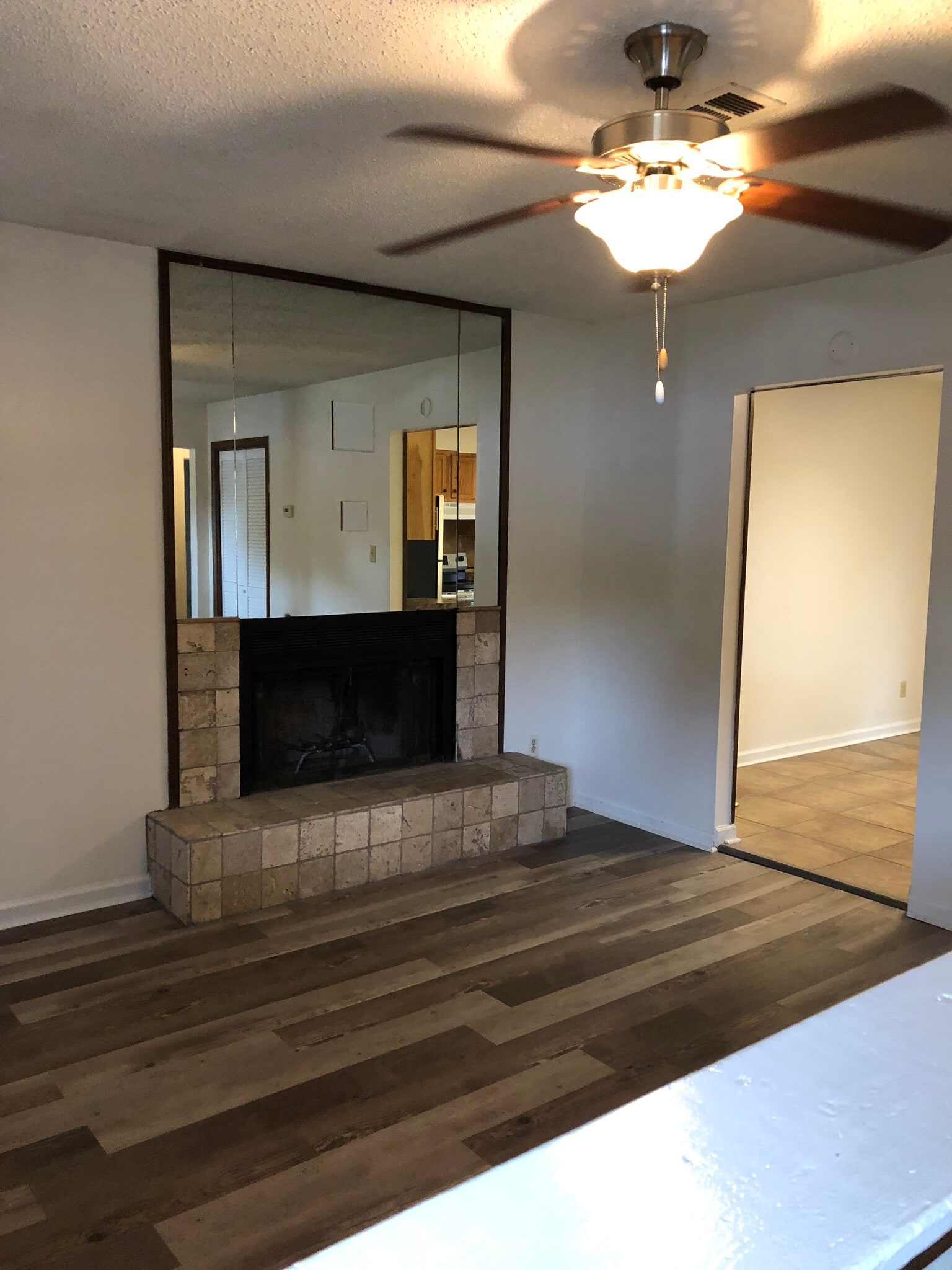 Living Area - 3850 Creighton Rd