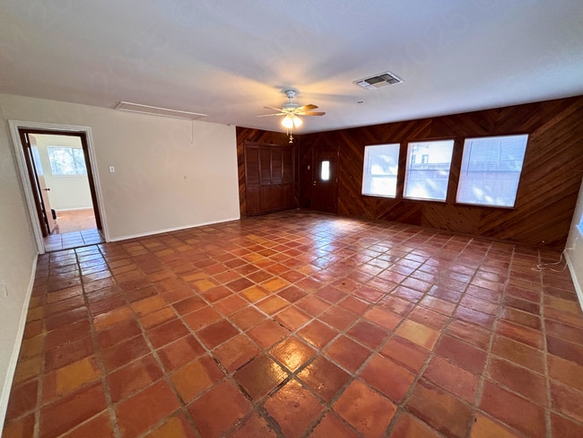 Building Photo - 514 Fossel Pass St