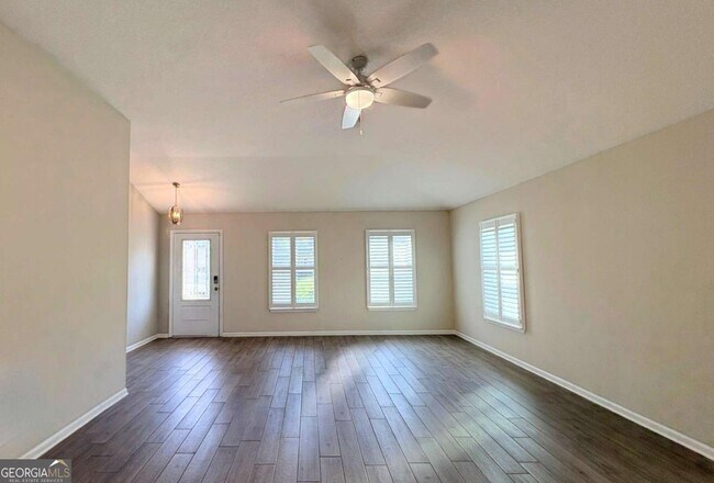 Building Photo - 312 Chinquapin Dr