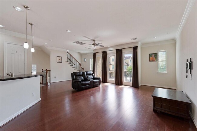 Building Photo - 5502 Lunia Ln