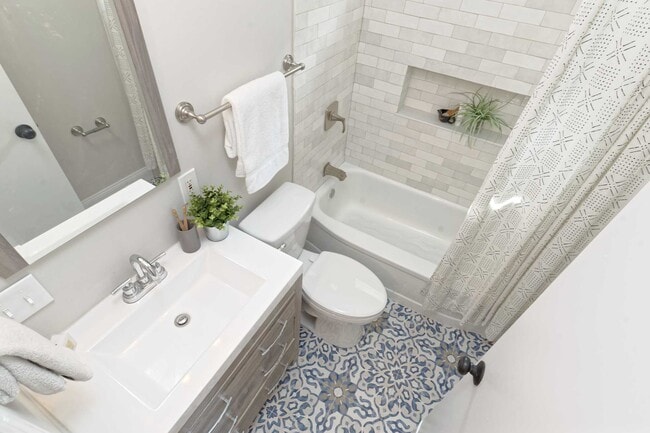 Building Photo - 3554 Jamieson Ave