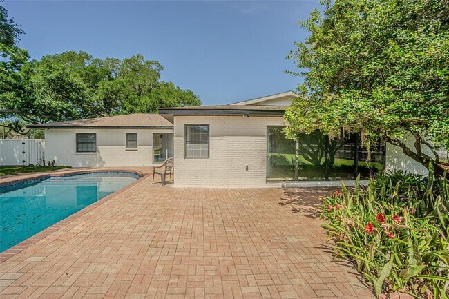 Building Photo - 5302 Turkey Creek Rd