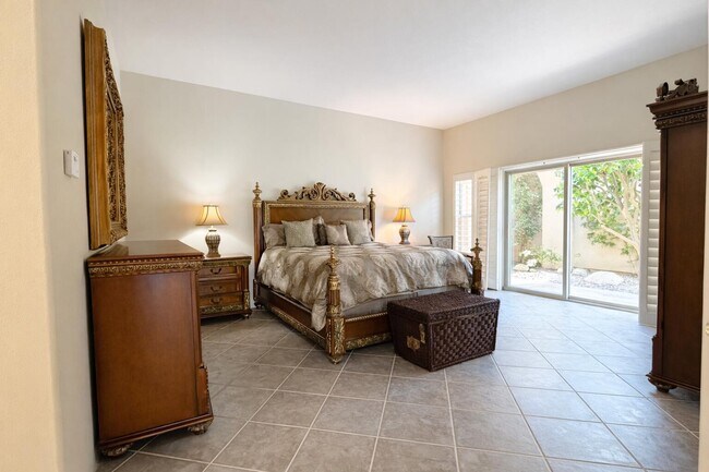 Building Photo - 83 N Kavenish Dr