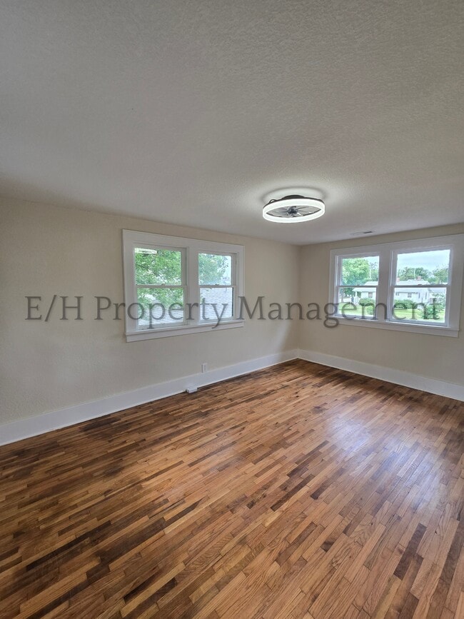Building Photo - 244 N Athenian Ave
