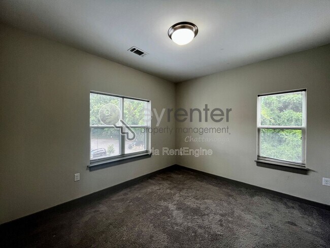 Building Photo - 782 Riverfront Pkwy