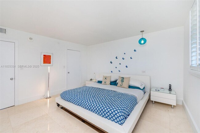 Building Photo - 613 Ocean Dr