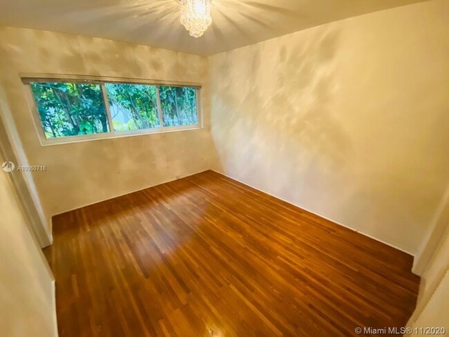 Building Photo - 800 Andalusia Ave