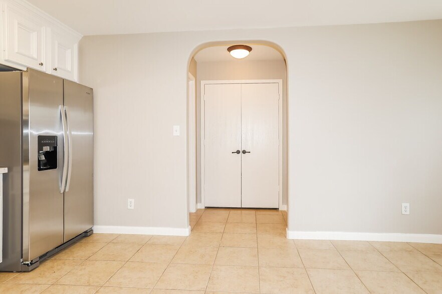 Building Photo - 6642 Durango Creek Dr