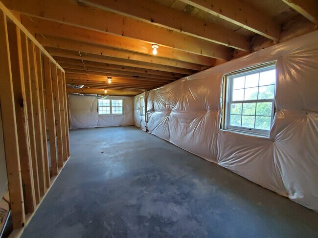 Building Photo - 233 Kanter Dr