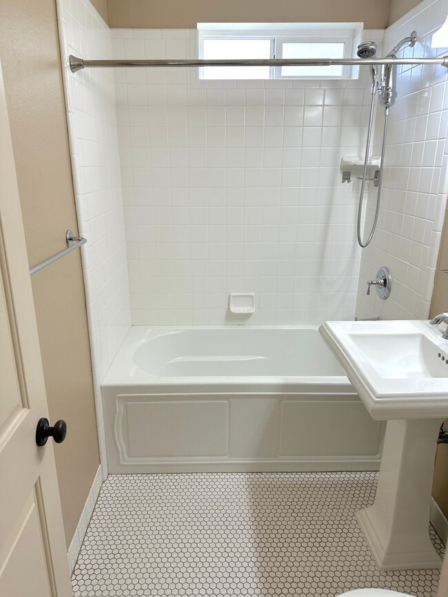 Building Photo - Two-Bedroom Condo in North End