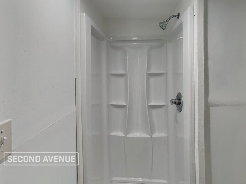 Building Photo - 4007 E 45th St