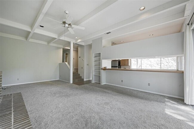 Building Photo - 6305 Shadow Valley Dr