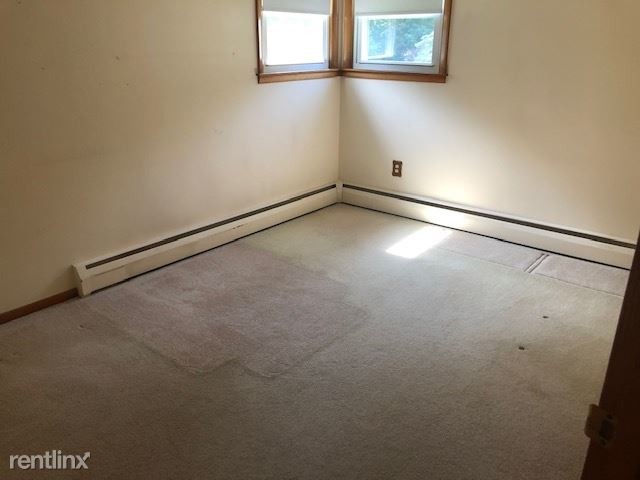 Building Photo - 3 br, 1 bath House - 44 Topsfield cir
