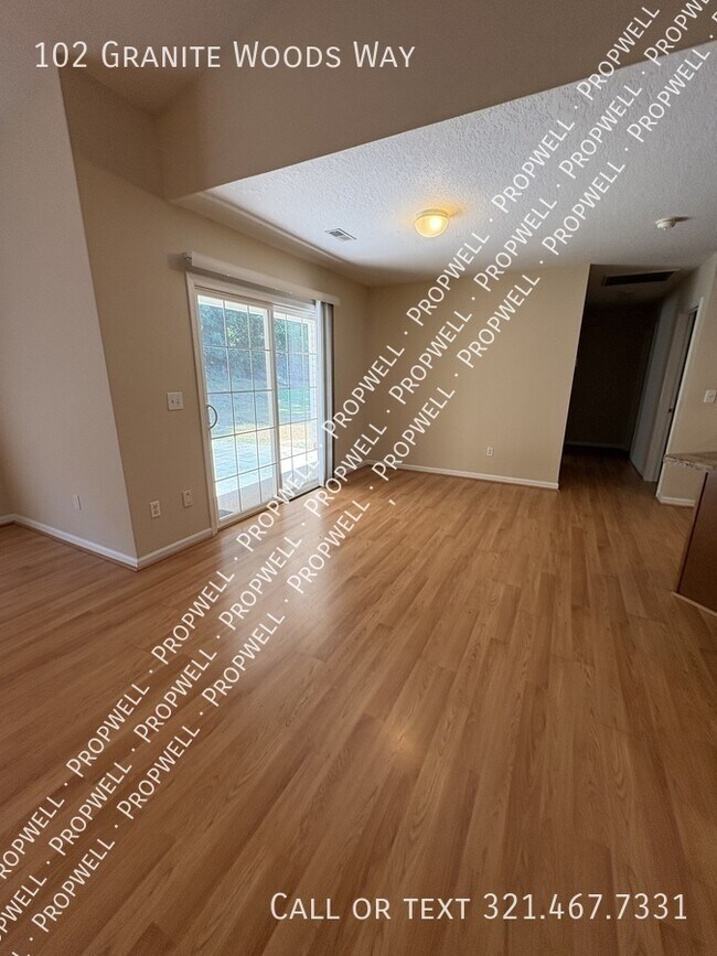 Building Photo - 102 Granite Woods Way