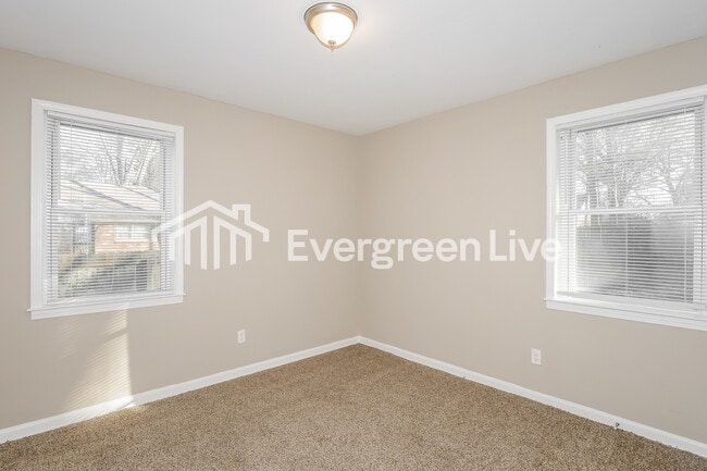 Building Photo - 3082 Robbiedon St