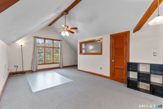 Building Photo - 105 Howe Ave