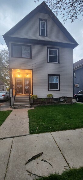 Building Photo - 8727 Point Ave