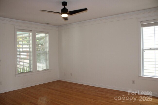 Building Photo - 541 Jetton St